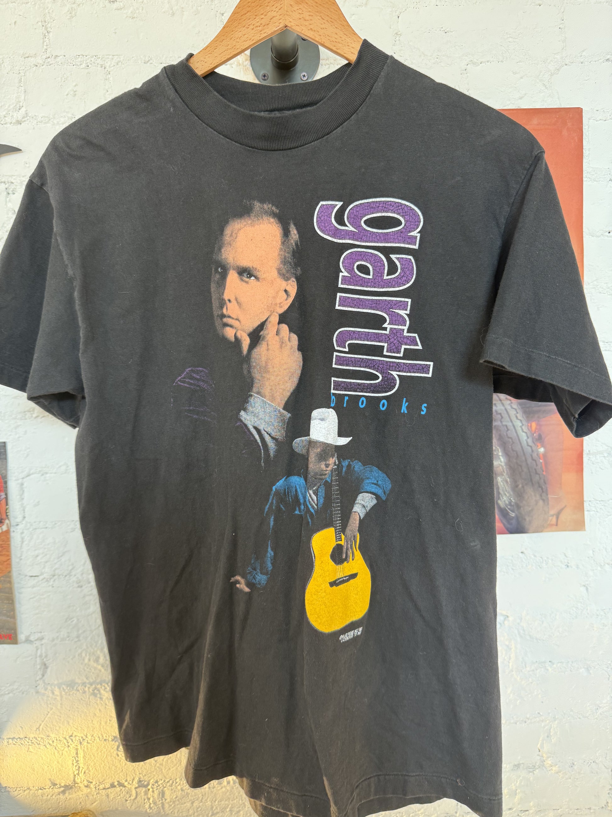 92 Garth Brooks Tee Size- M LFDW