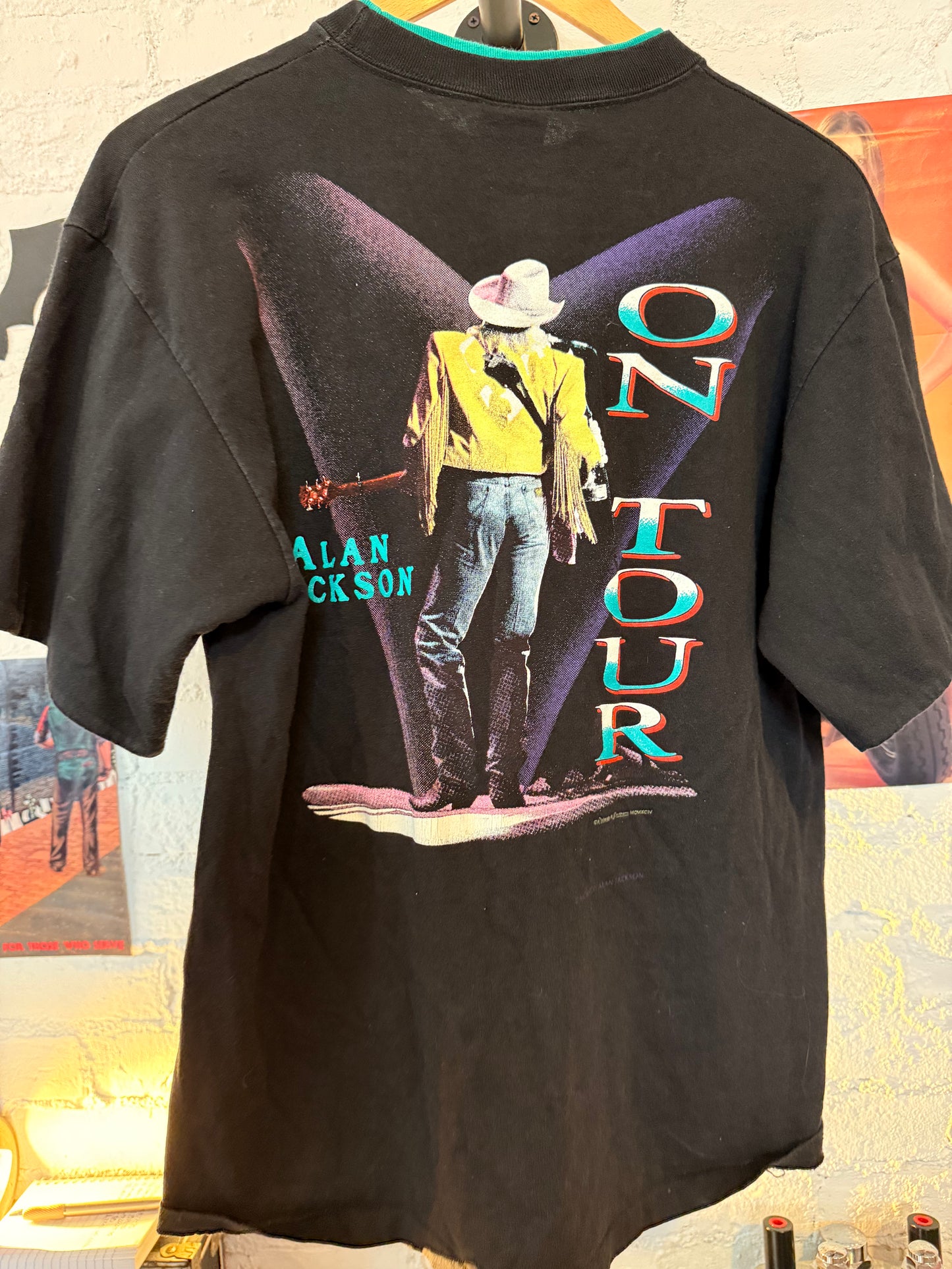1991 Alan Jackson On Tour Tee Size- L