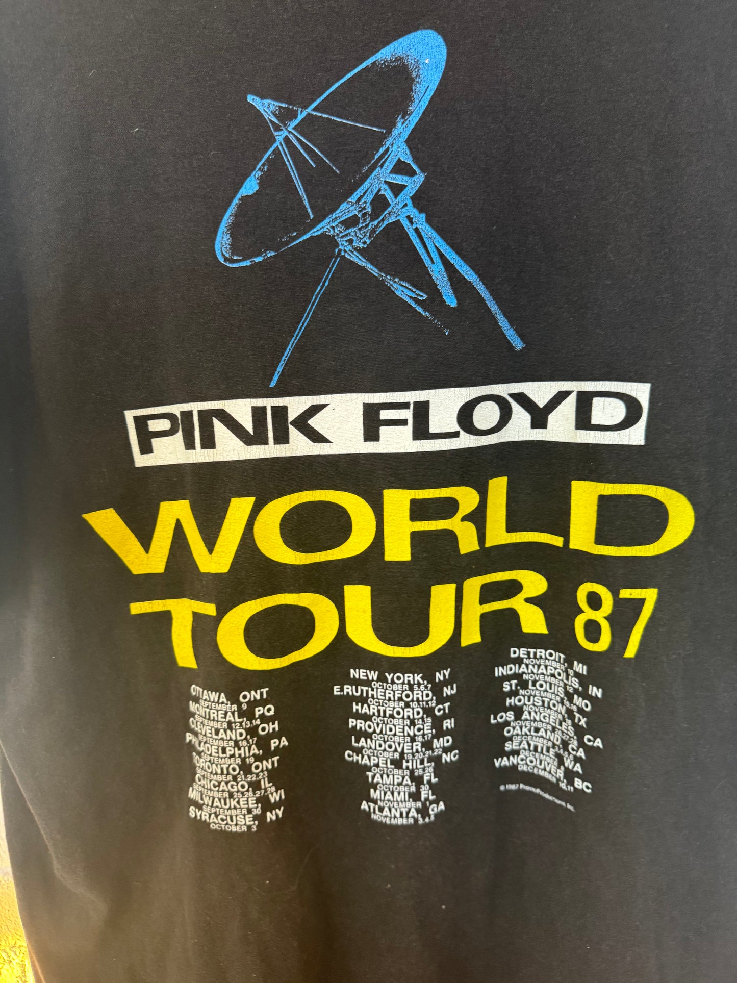 1987 Pink Floyd World Tour Tee Size - L