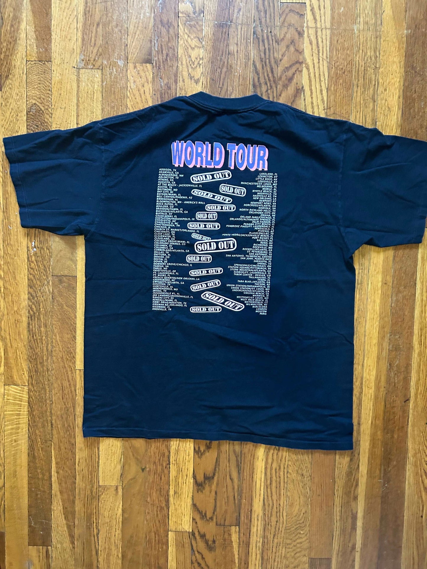 1990s Hooters World Tour Tee Size - XL - LFDW