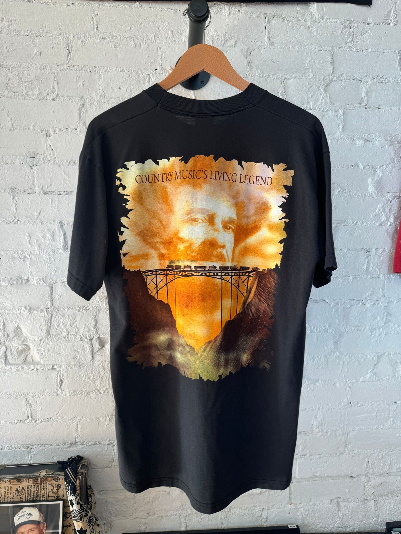 1996 Merle Haggard USA Tee Size - L - LFDW