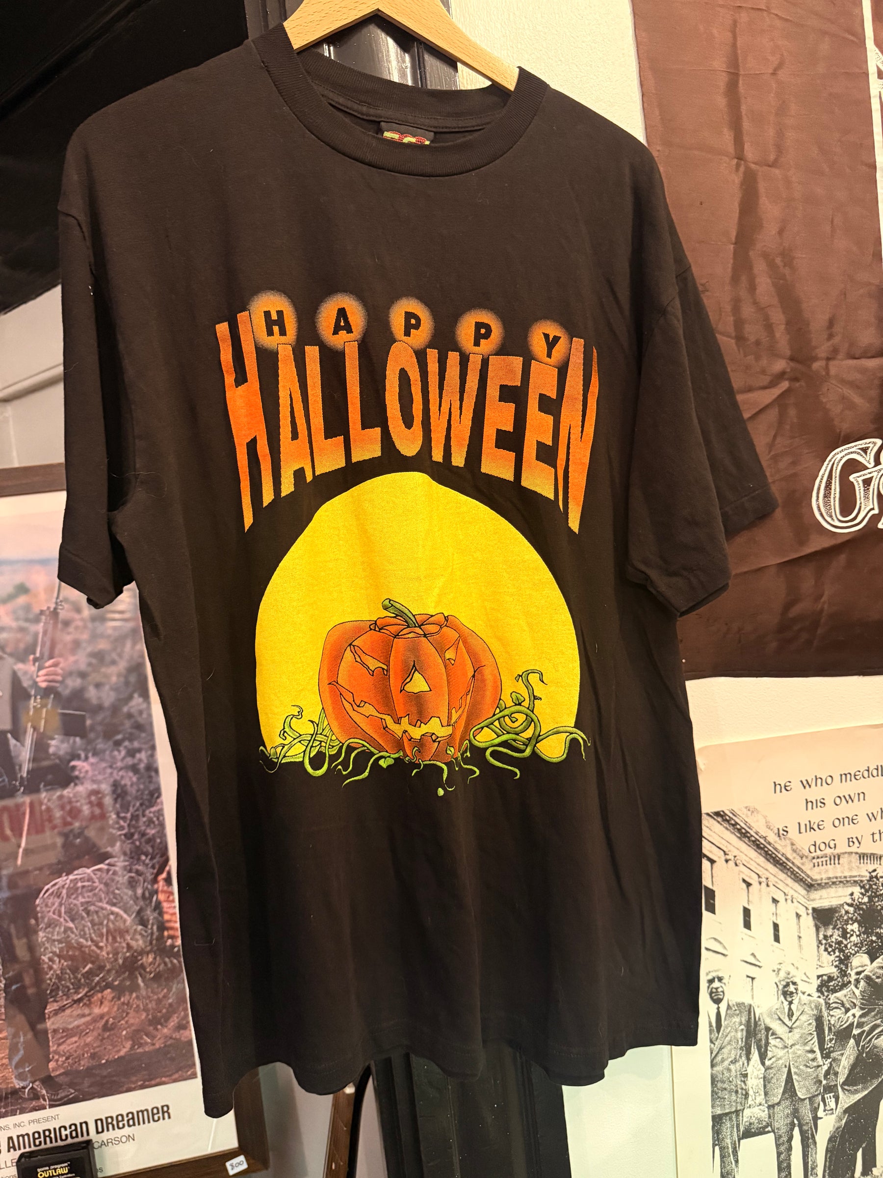90s Happy Halloween Tee Size- L LFDW
