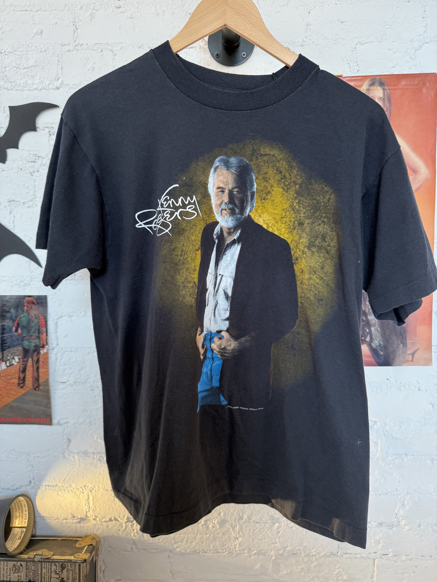 89 Kenny Rogers Tee Size- Large