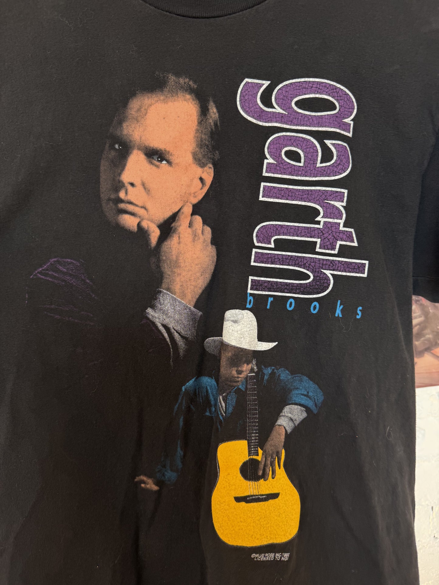 92 Garth Brooks Tee Size- M