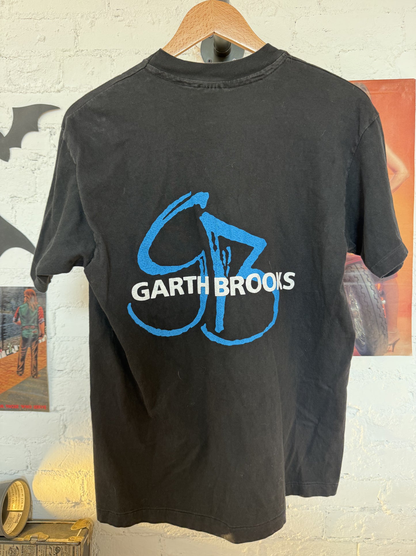 92 Garth Brooks Tee Size- M