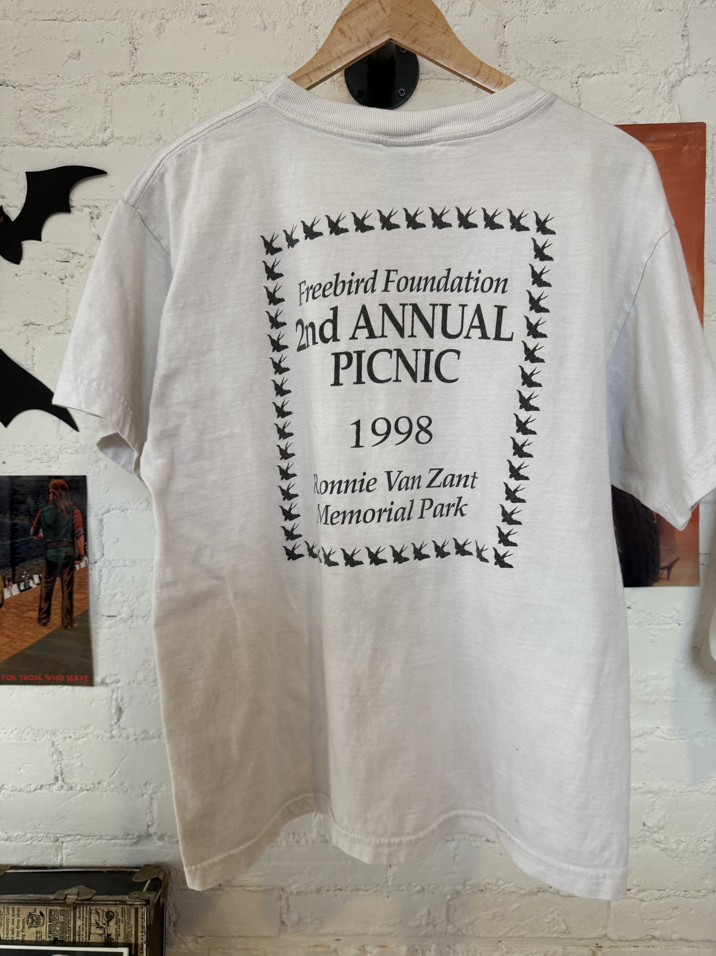 98 Ronnie Van Zant 2nd Annual Picnic Tee Size- L