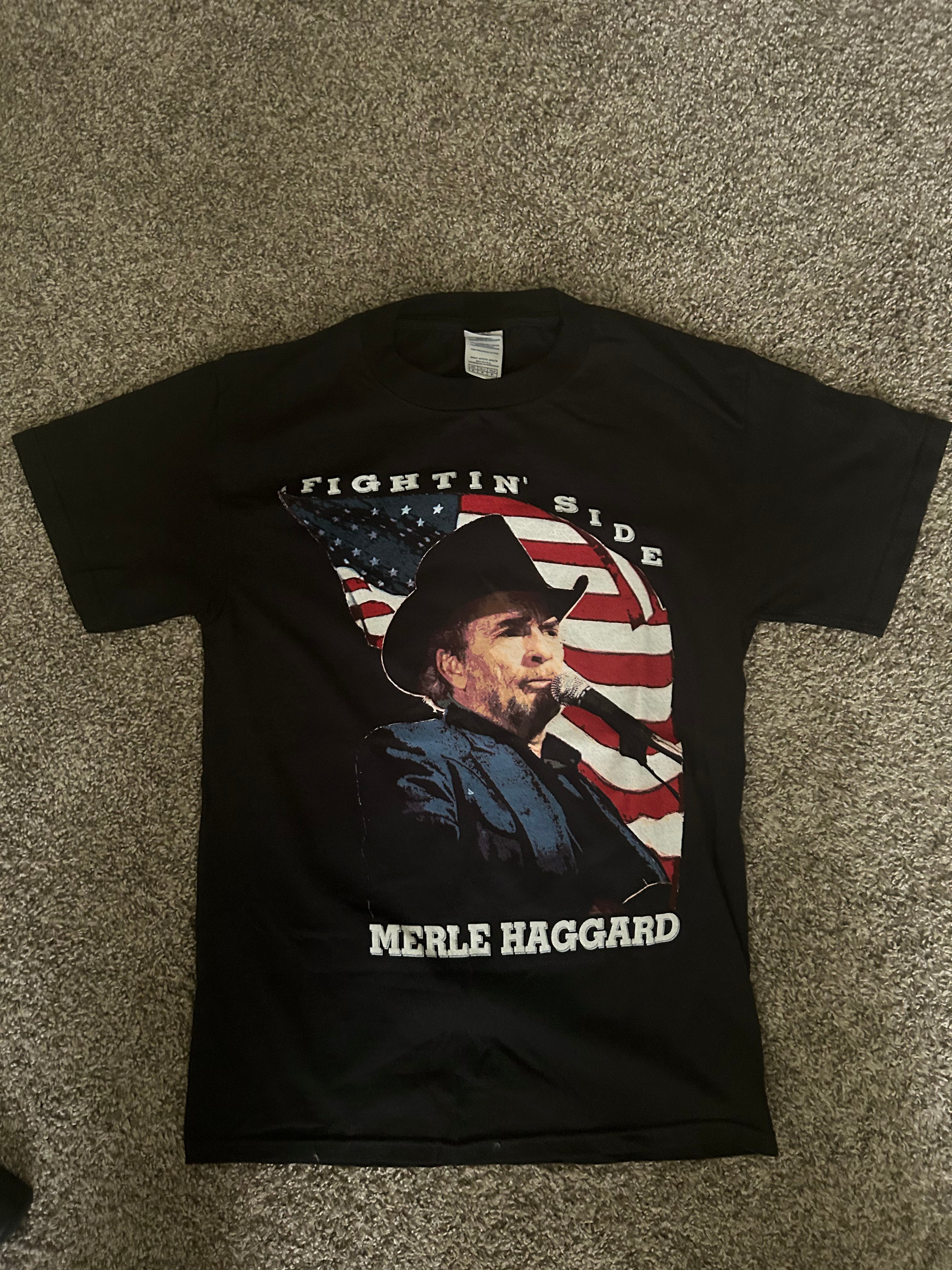 Small Merle America shirt