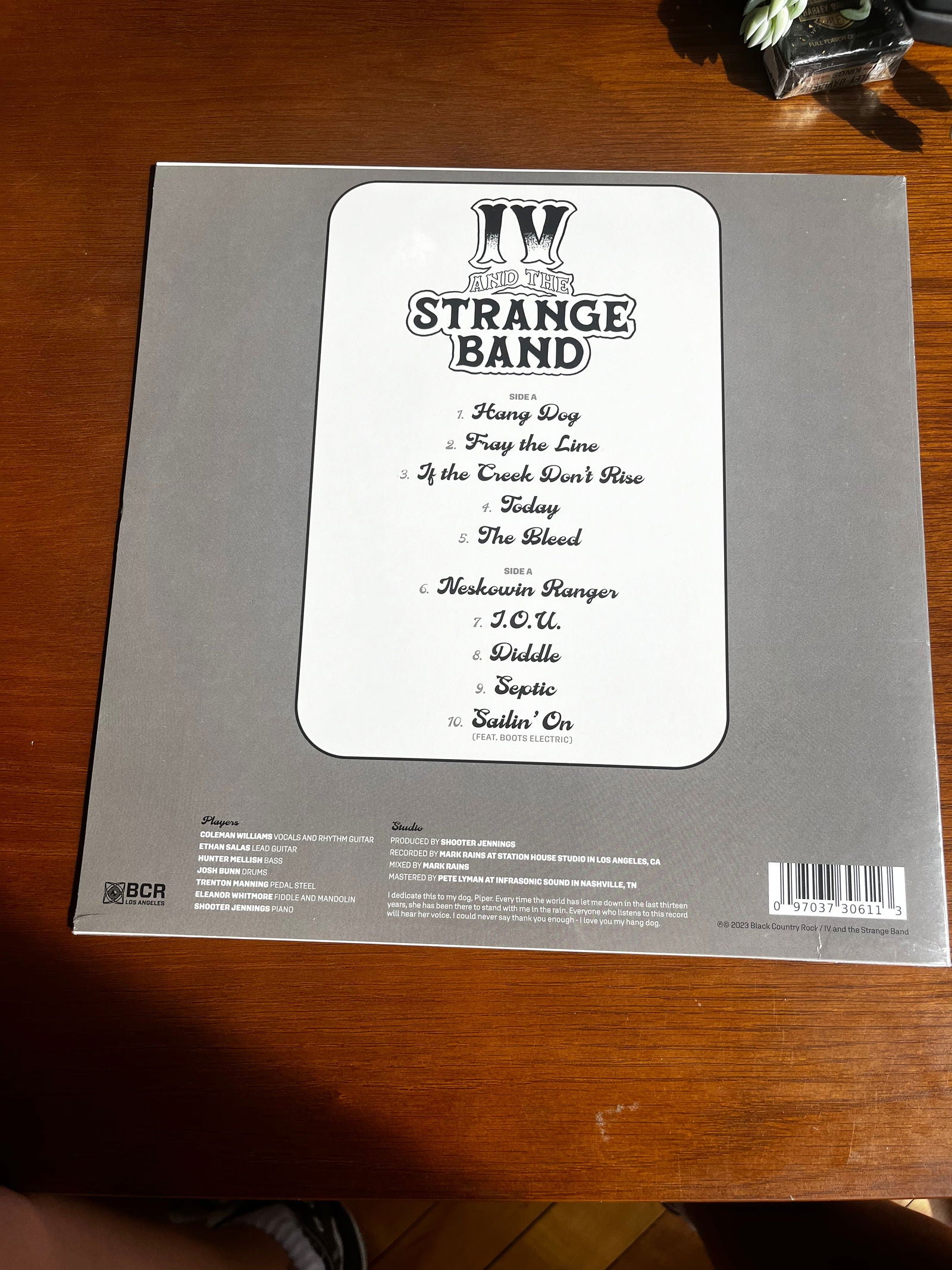 IV And The Strange Band Hang Dog Record - LFDW
